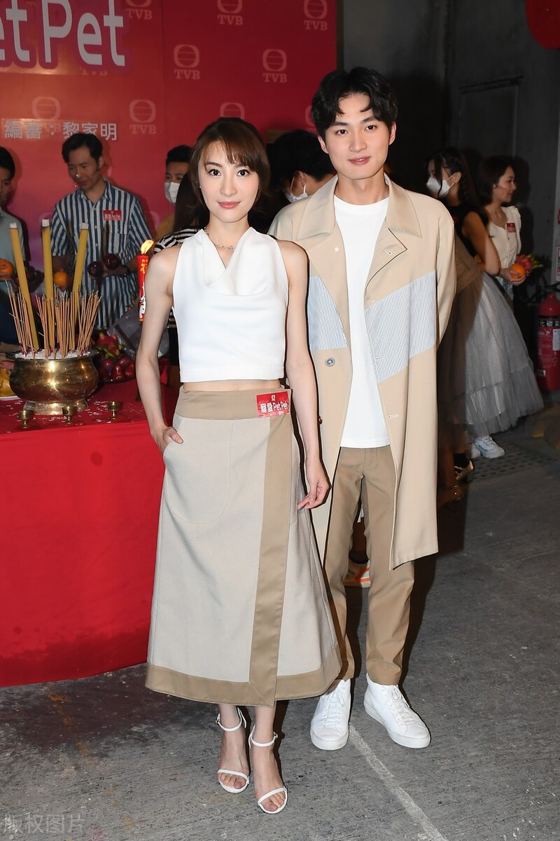 林夏薇 周家洛出席TVB新剧《宠爱 pet pet》拜神仪式