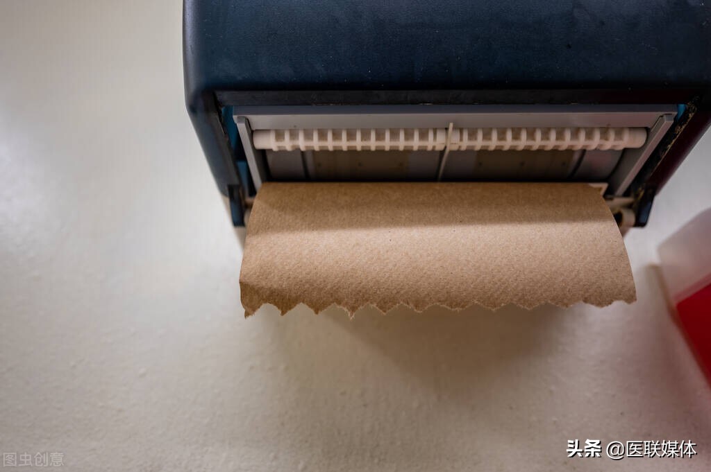 体内有疾，大便会通知？发现这4个“不一样”，要多留心些