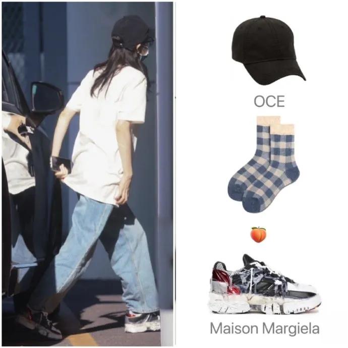 迪丽热巴近日机场私服，简单舒服就很好看。 ​​​