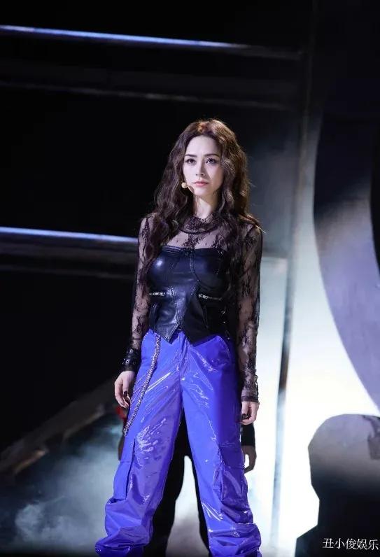 浪姐二公高光舞台《怪美的》