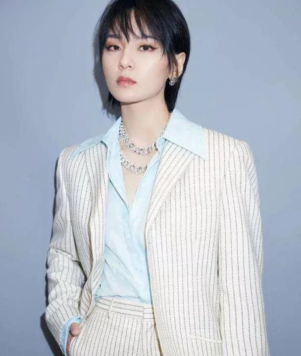 周笔畅美丽的图片