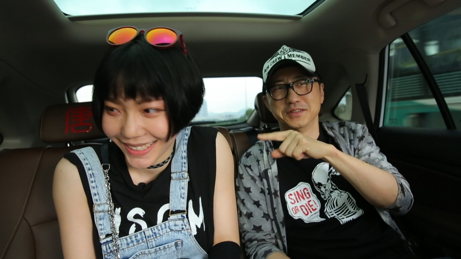 过气女明星窘况：街头卖唱、破产、卑微求工作，风光不再