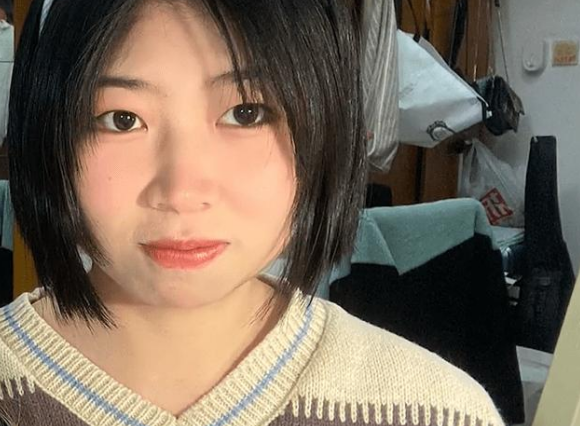 湖北一女大学生初次约会，全寝室友帮忙打扮，评论区却变了味道