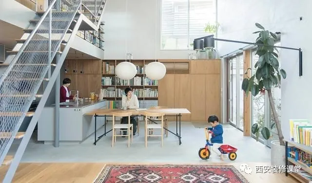 親子宅設計客廳扔掉沙發，替代品很多，沒必要太傳統