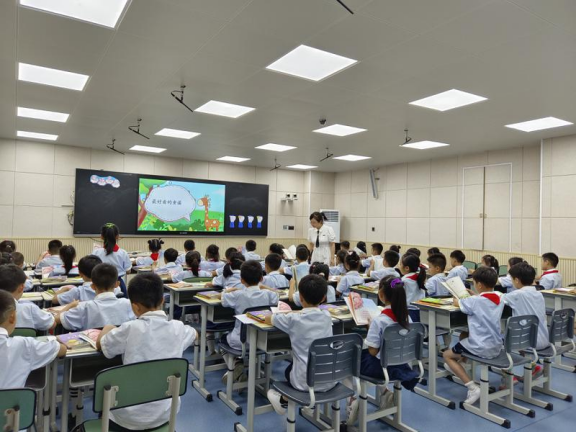 双流区协和实验小学谢建萍阅读工作室开展整本书阅读课例研讨活动