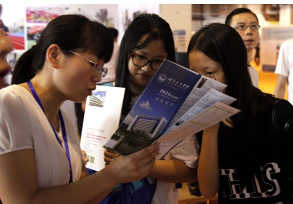 我国“百强大学”排名公布，浙江大学表现不佳，哈工大表现亮眼