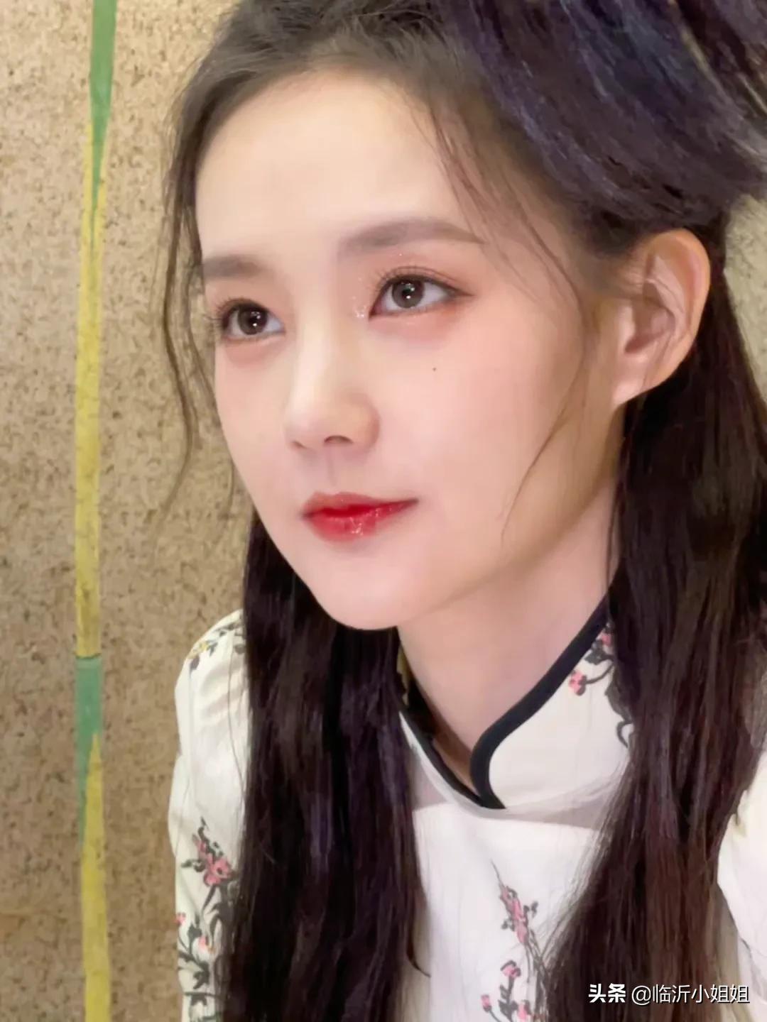 李一桐，出水芙蓉般的美貌少女，柔情似水的气息，美爆啦