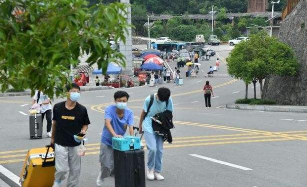 寒假来了！各地区高中寒假时间敲定，开学时间或将“往后顺延”