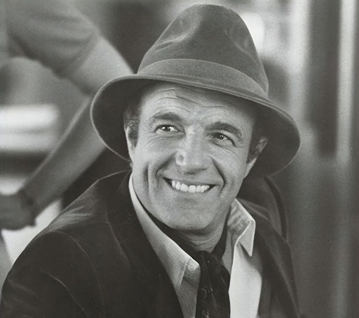 《教父》主演詹姆斯·凯恩去世，2月份参加该片50周年聚会照曝光