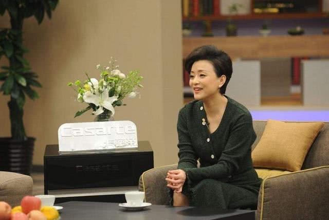 春晚十大美女主持，有的成为冻龄女神，有的结局让人唏嘘