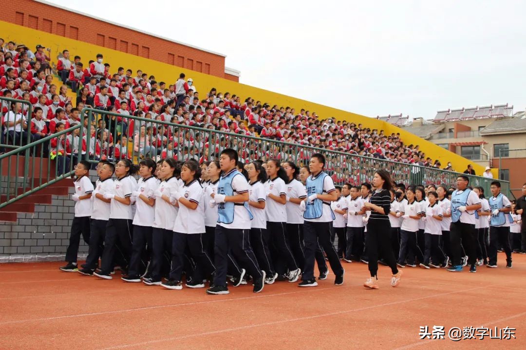 萊西市濟(jì)南路中學(xué)“三讓”系列活動(dòng)(圖28) 萊西市濟(jì)南路中學(xué)“三讓”系列活動(dòng)(圖28)