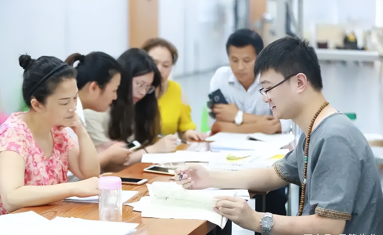 2022高考在即，报考时优先选“专业”还是“学校”？教授给出答案