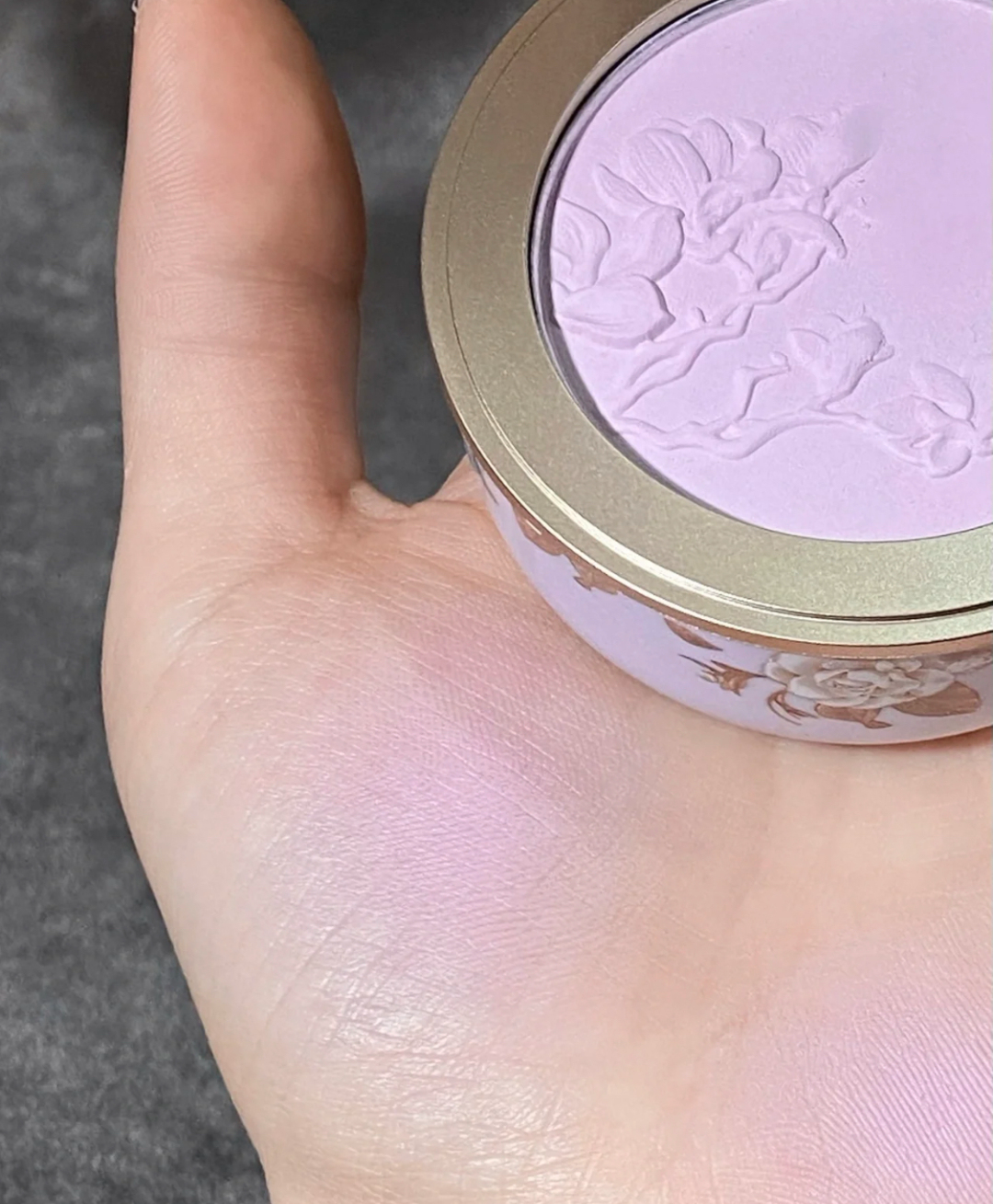 鞠婧祎：从平平无奇的土味路人，蜕变成氛围感女王