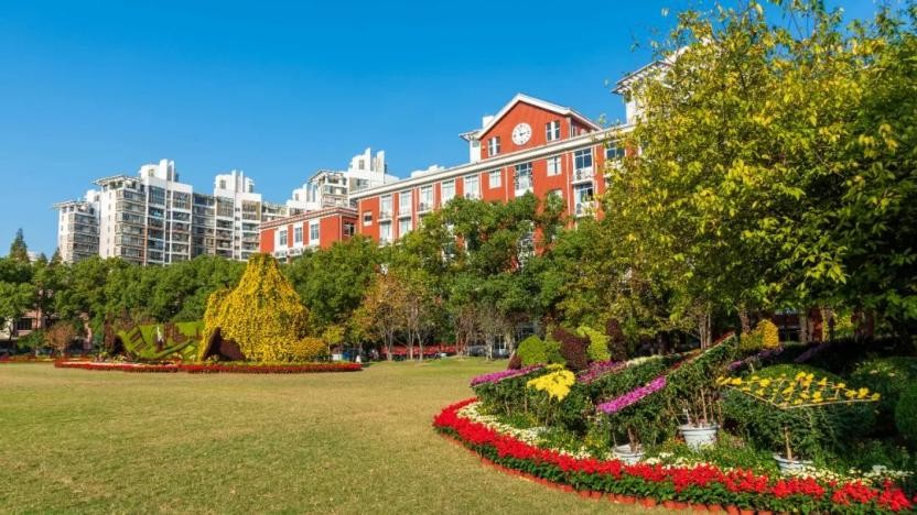 一部百年经典如何成书？上海大学：直脊梁盛内芯，以笔为剑竞风流