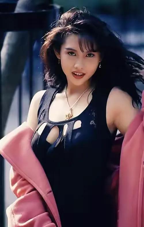 邱淑贞早年间vs邱淑贞之女沈月，大家更喜欢谁呢？