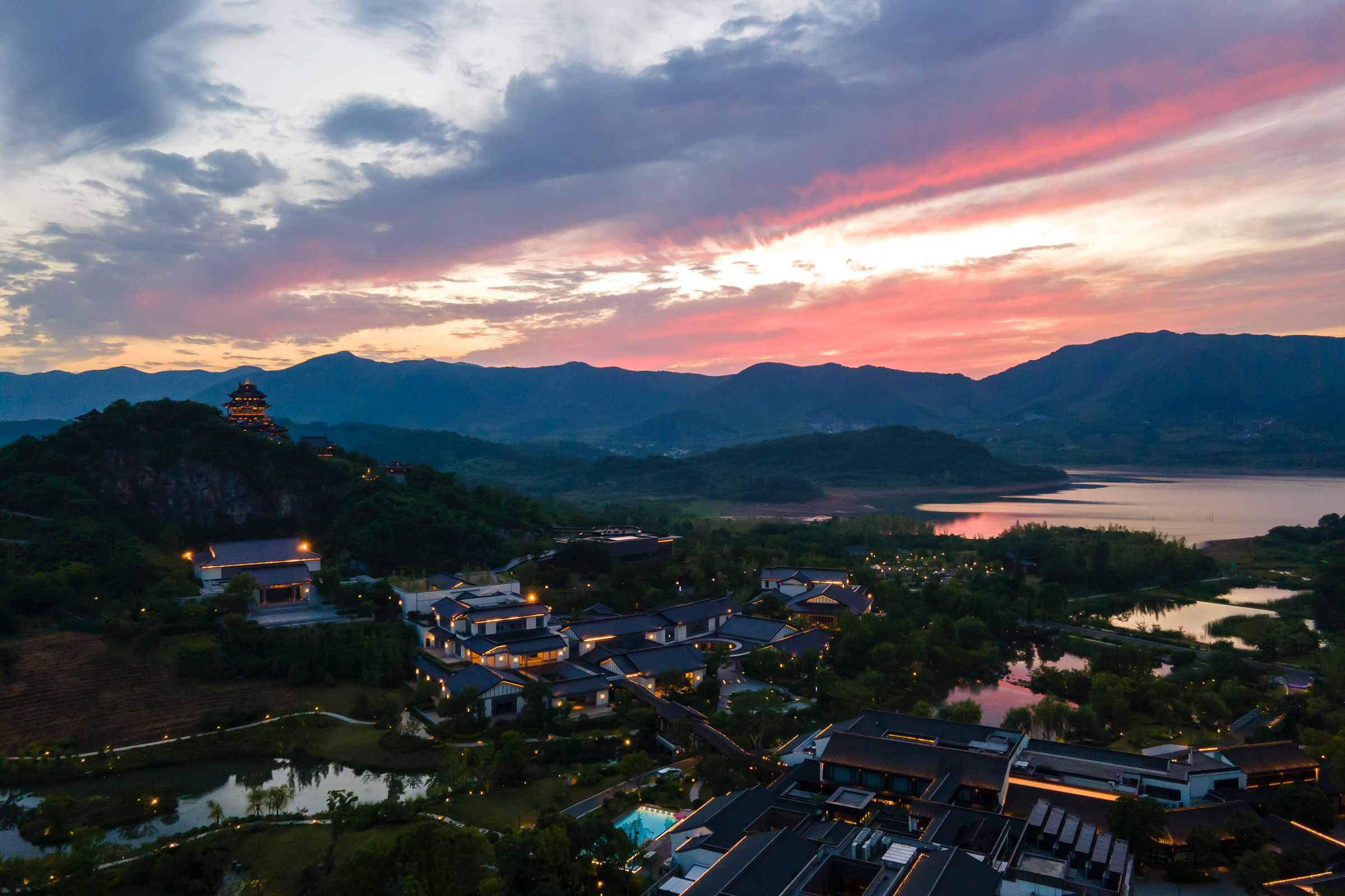 宜兴新晋网红打卡地,藏在山野间的江南小镇,景色美若世外桃源