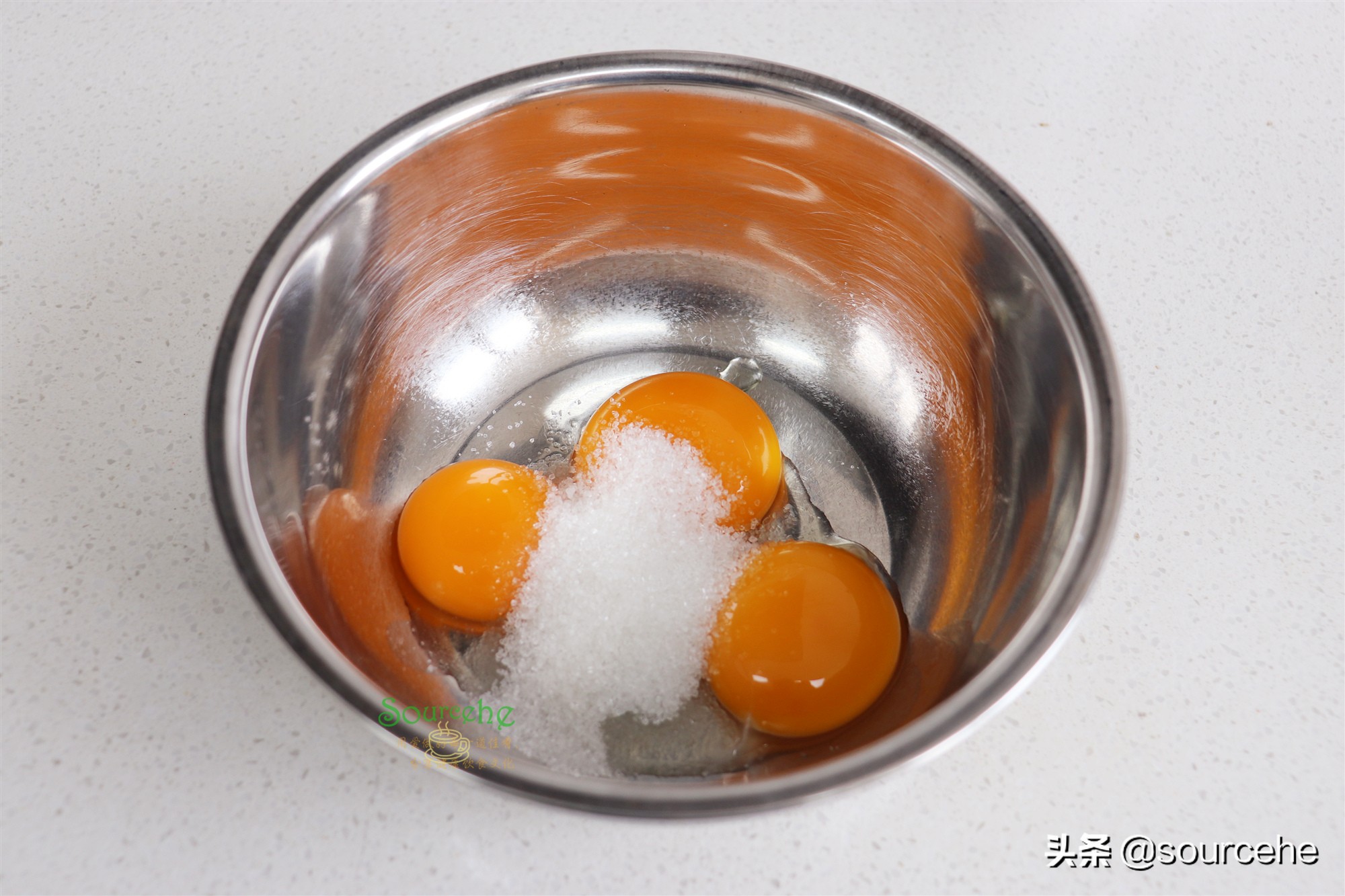 戚风蛋糕掌握3个技巧，不开裂不塌陷，蓬松香软，很好吃