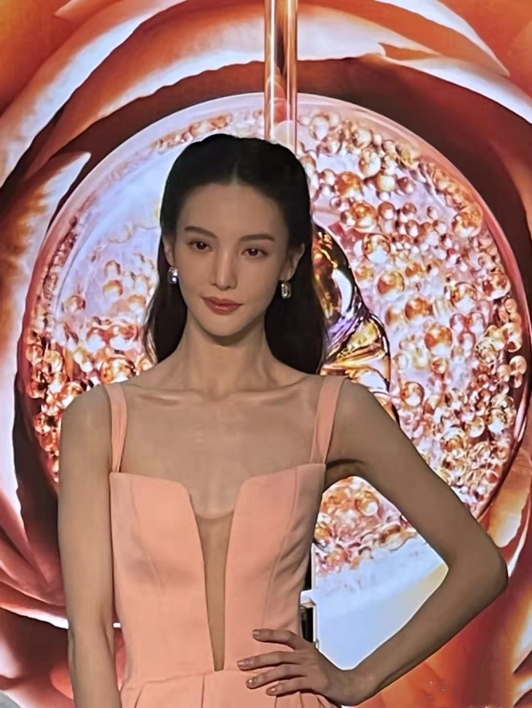 婴儿肥和圆脸的区别(胖了上镜不好看) - 乐宝宝贝