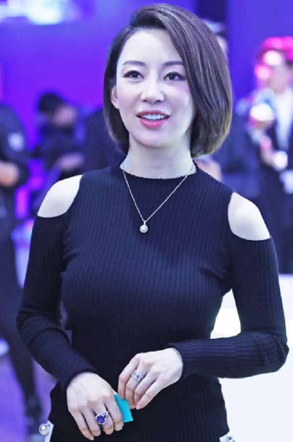 “九球天后”潘晓婷：40岁身价8亿，父亲才是她婚姻路上的绊脚石