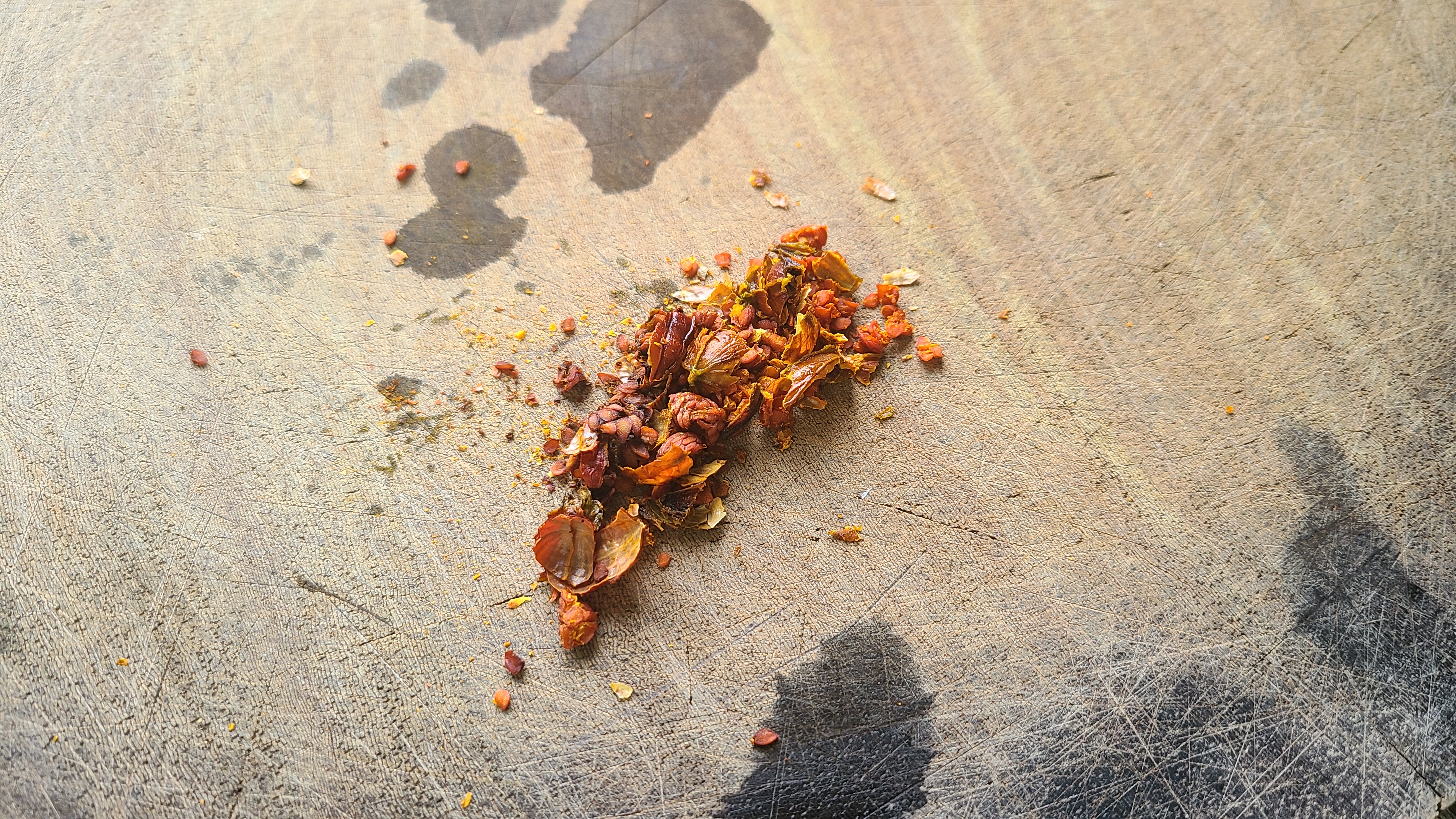 咸香鸡是广东出了名的美食，嫩滑好吃香味浓，老厨师教你