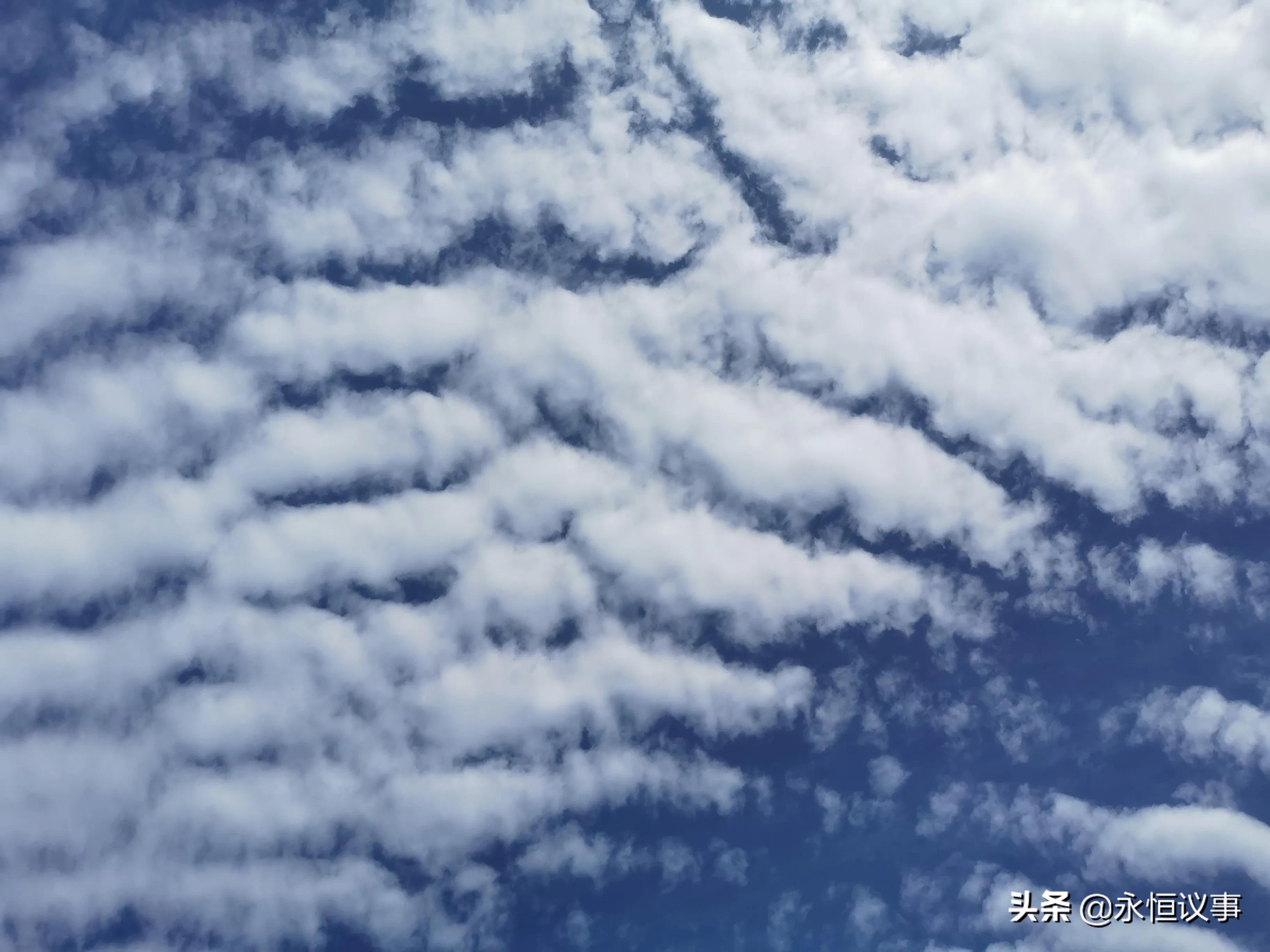 北京“小西藏”天空惊现“海浪云”