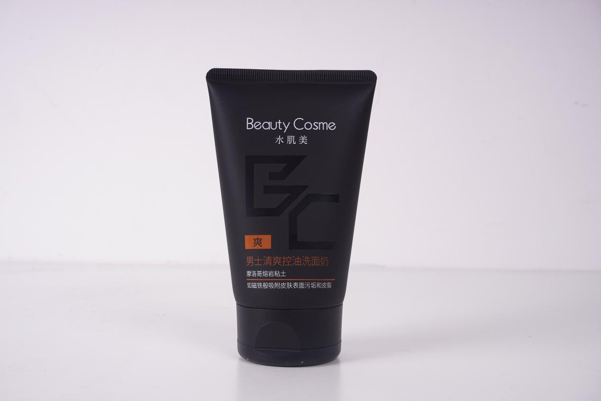 男士洗面奶就选它：洗掉油腻，堪称清洁“白月光”