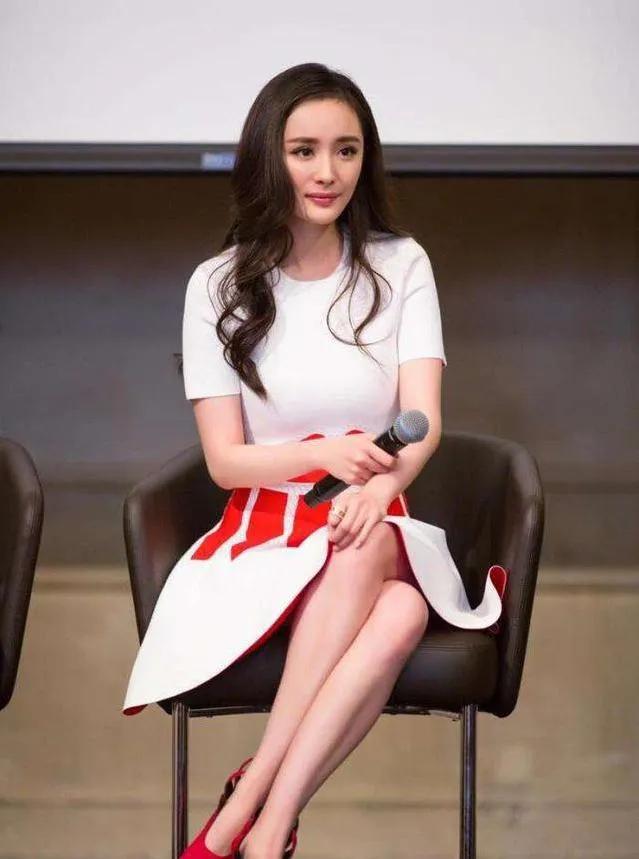 杨幂裙子真漂亮