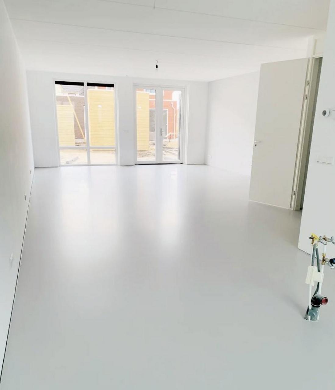 为何许多人放弃瓷砖和木地板,选择自流平,这4个优势难以拒绝