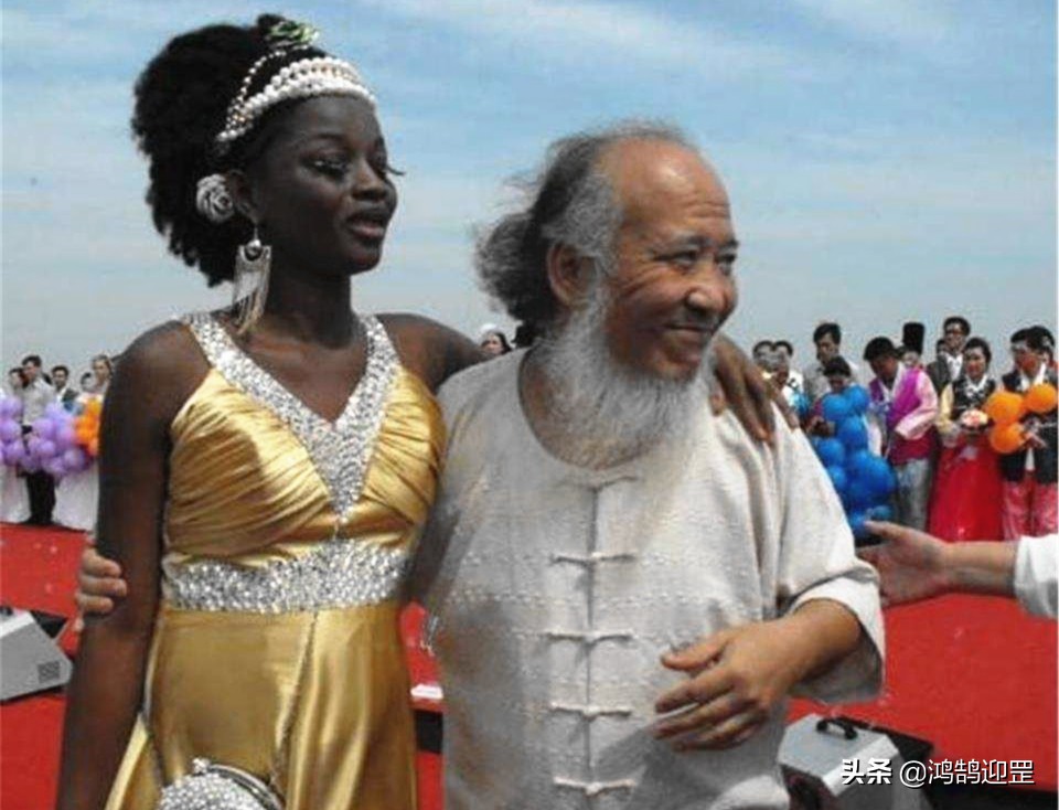 画家杨彦53岁花四千万娶24岁非洲娇妻，60岁出家，他为何这样做？