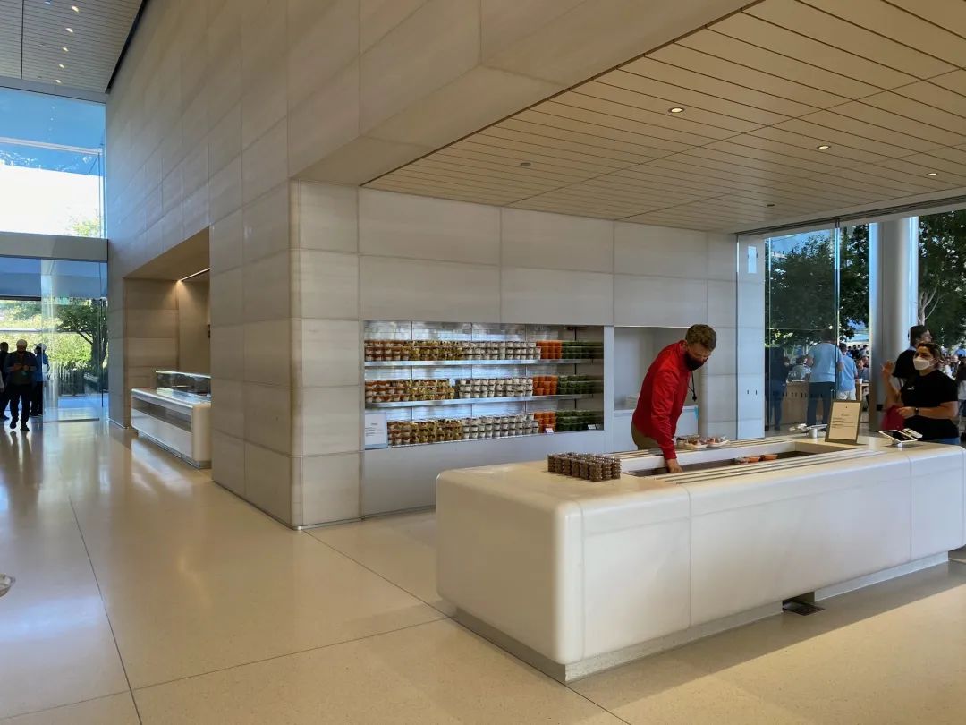 跟着欧皇差友进苹果总部转了一圈，我是真的酸了