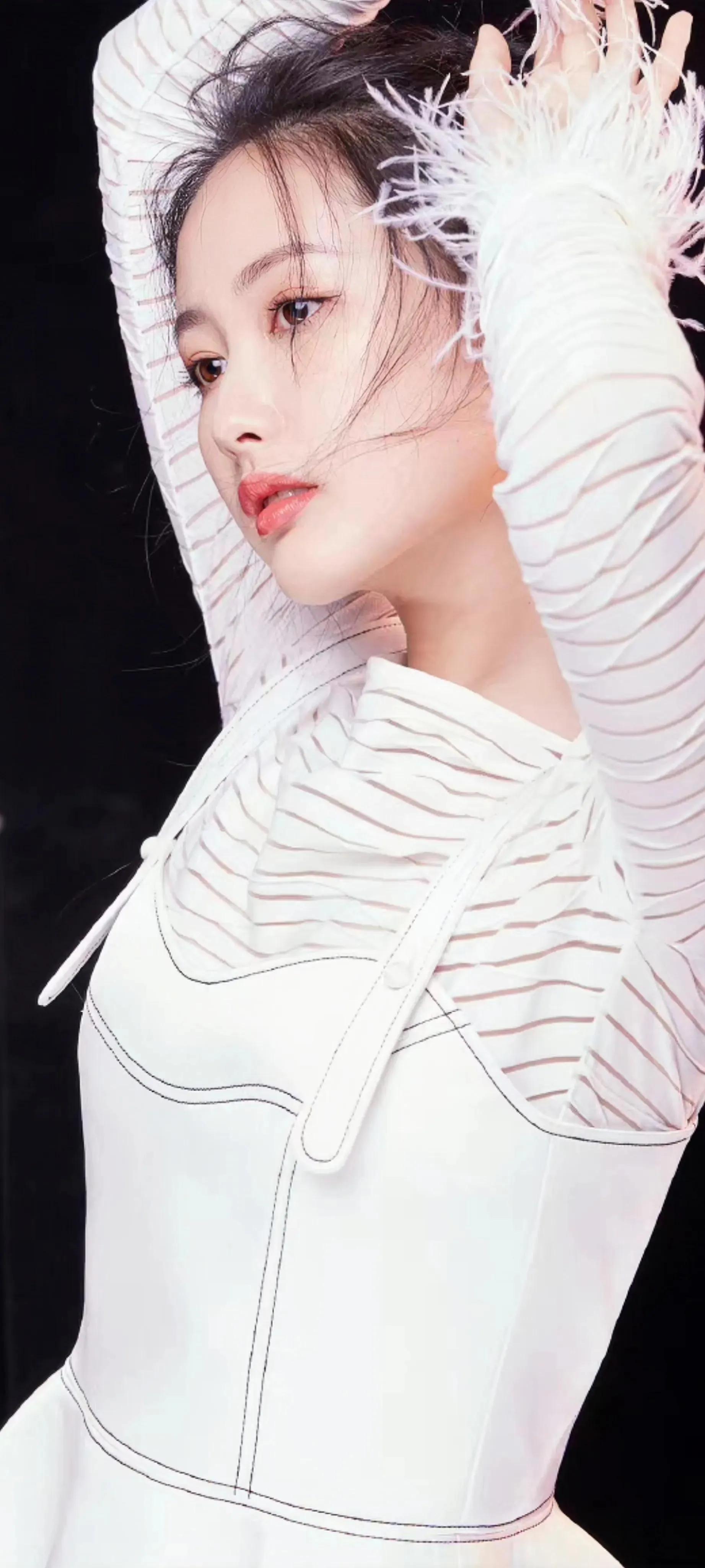 端庄美丽的张子璇