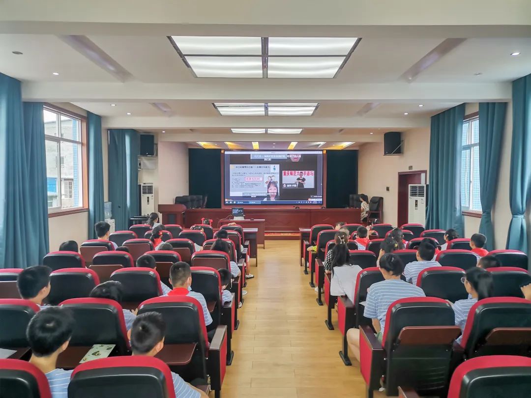 2022年未成年人保护宣传月之手语普法面对20地23校同场开始啦