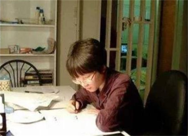 2005年，清华女博士因不想离婚而弑夫，事后与亡夫共住7天7夜