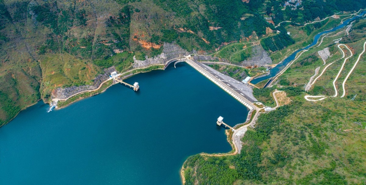 大华桥水电站位于澜沧江上游云南省怒江州兰坪县,枢纽主要水工建筑物