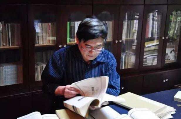 他高考作文仅6分，字体无人能识却被破格录取，可他却气走了导师