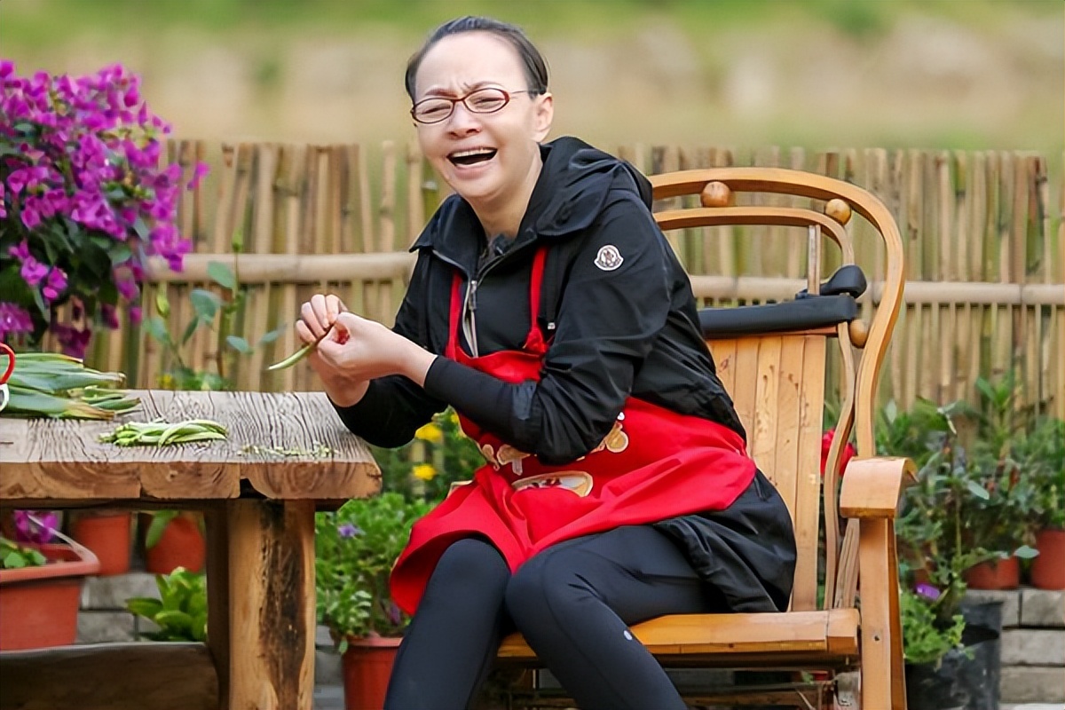 低情商怎么混娱乐圈，口无遮拦的宋丹丹，也就是生得比较早