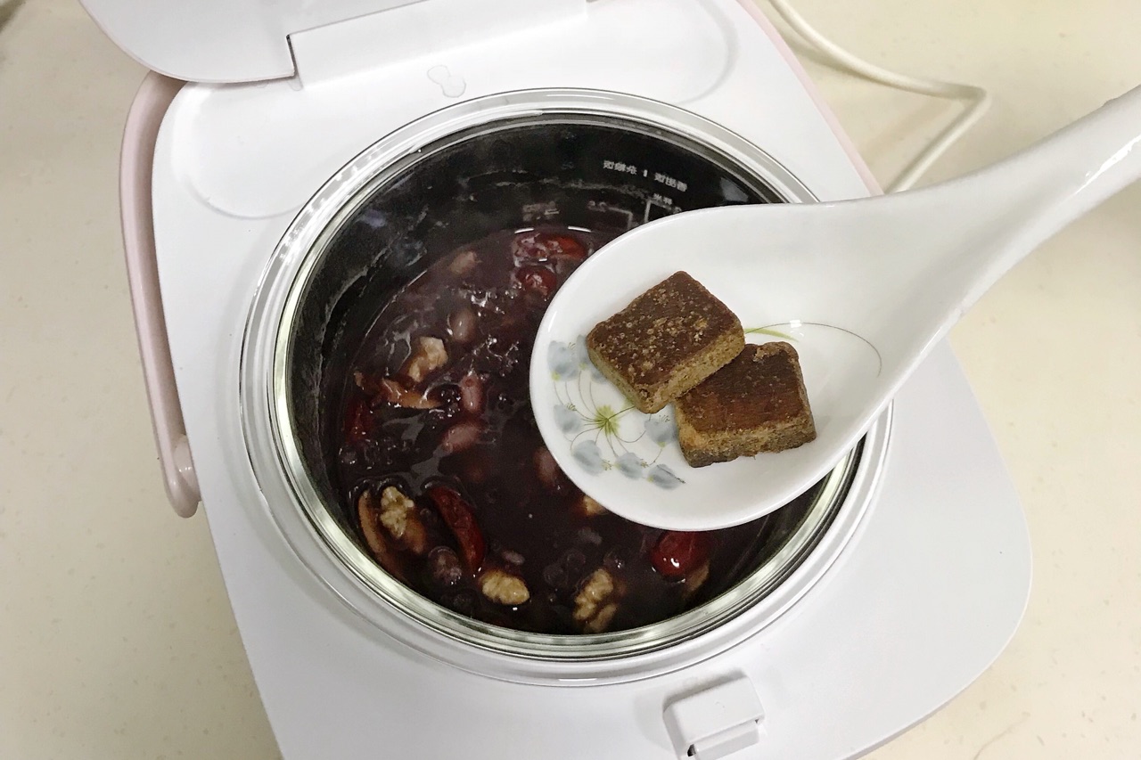 适合女人常喝的五红粥，天冷喝一碗，从头暖到脚