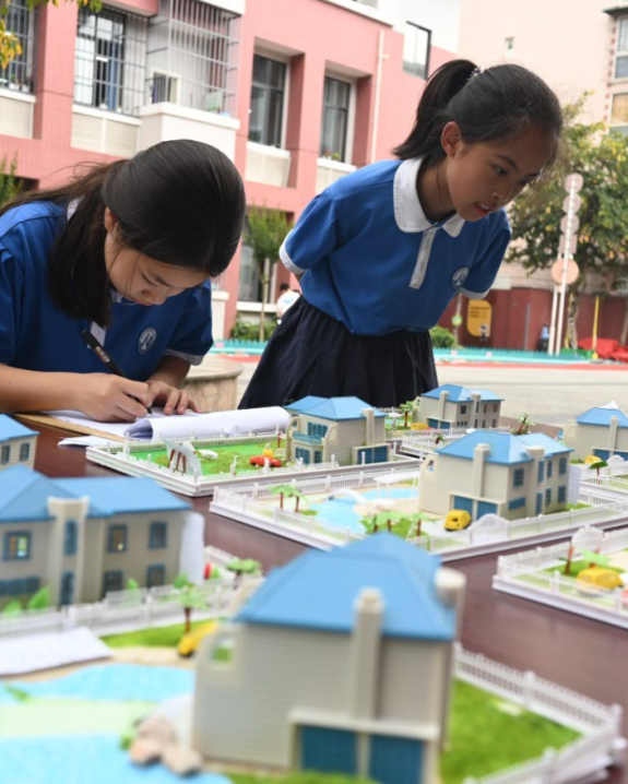 成都市双流区棠湖小学（南区）举行2022校园科技节建筑模型比赛