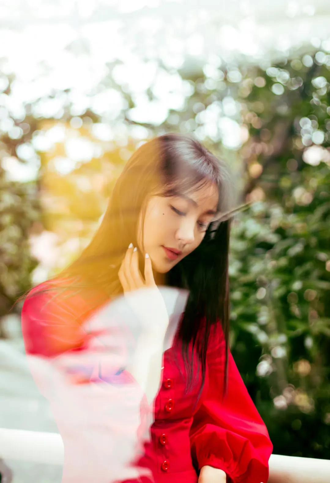 资深少女李菲儿