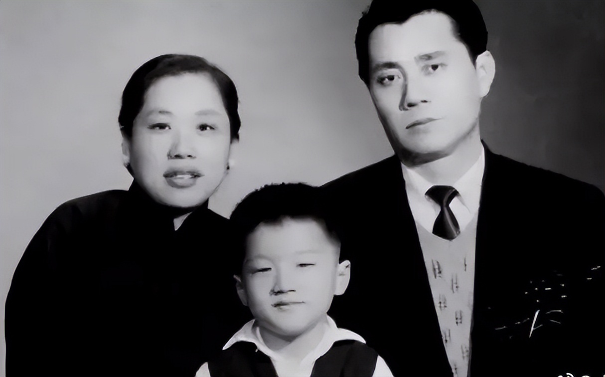 2007年成龙和亲哥安徽相认，对方一贫如洗，他有没有帮帮哥哥们