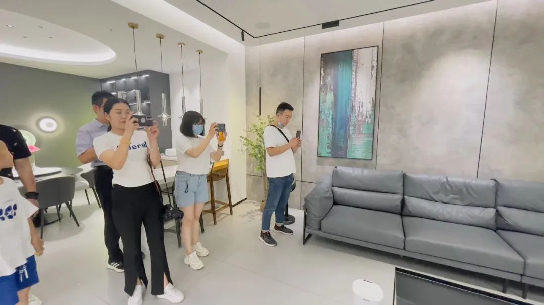 终于“灯”到你 喜灯堡智能家居灯饰广场新品发布暨媒体见面会