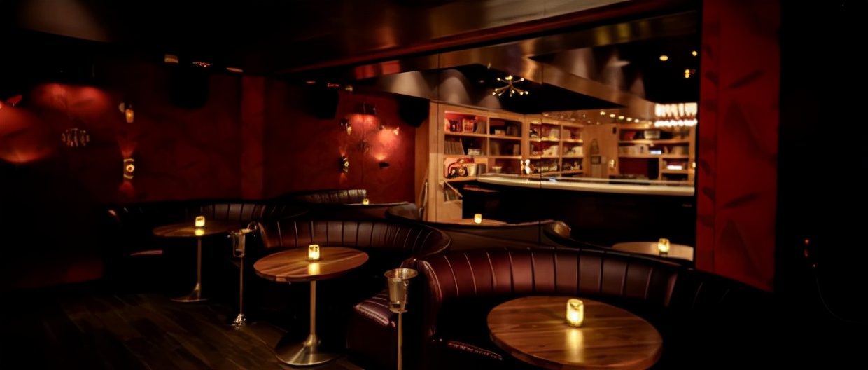 美国万人迷男星被多名女性指控性侵！家暴模特女友，30年恶行