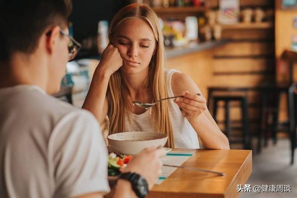 长期不吃早饭的人会变得如何？几点吃早餐才健康？告诉你答案
