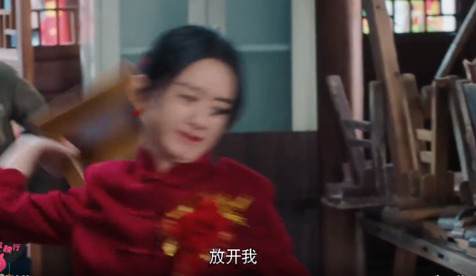 赵丽颖抄起凳子硬刚婚闹！构不构成正当防卫？恶俗婚闹是猥亵吗