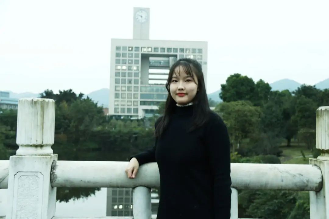 重庆9位女神学霸：就读同所大学，全部考研/保研985名校，奖项拿到手软！