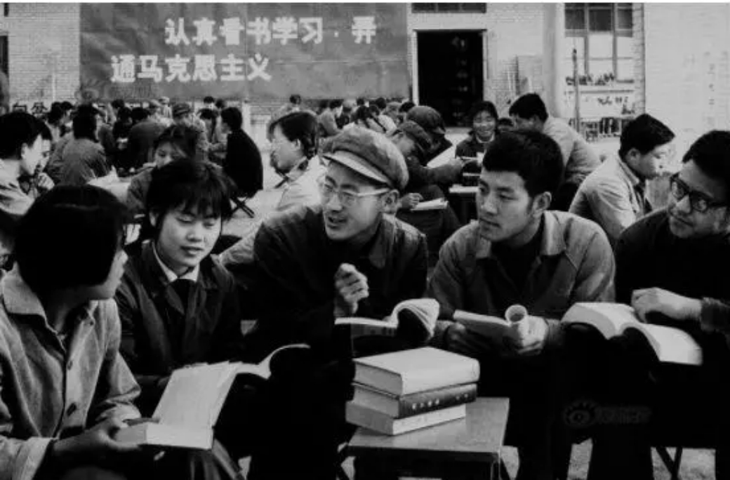 1974年，一个大学生主动退学申请传遍整个中国，周恩来特批同意