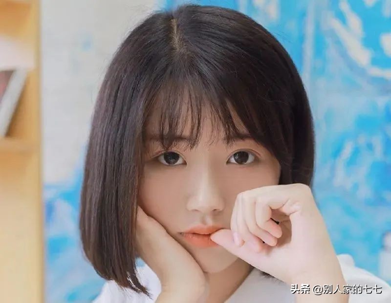 女人想你了，不会直说“我想你”，而是这样“暗示”你