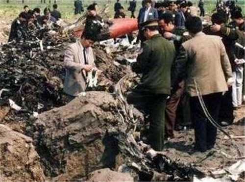 1999年中国客机在温州坠毁，机上乘客全部遇难，祸首是一颗螺母