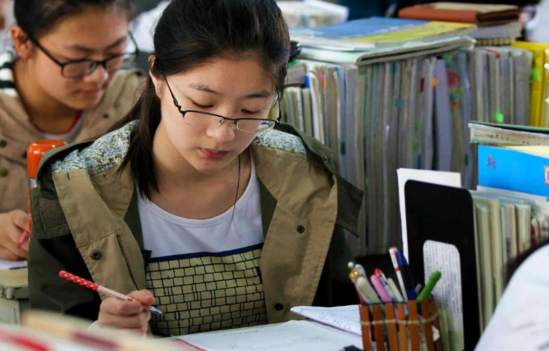 上海高校“排名”出炉，上海财经成“黑马”，王牌专业都有啥？