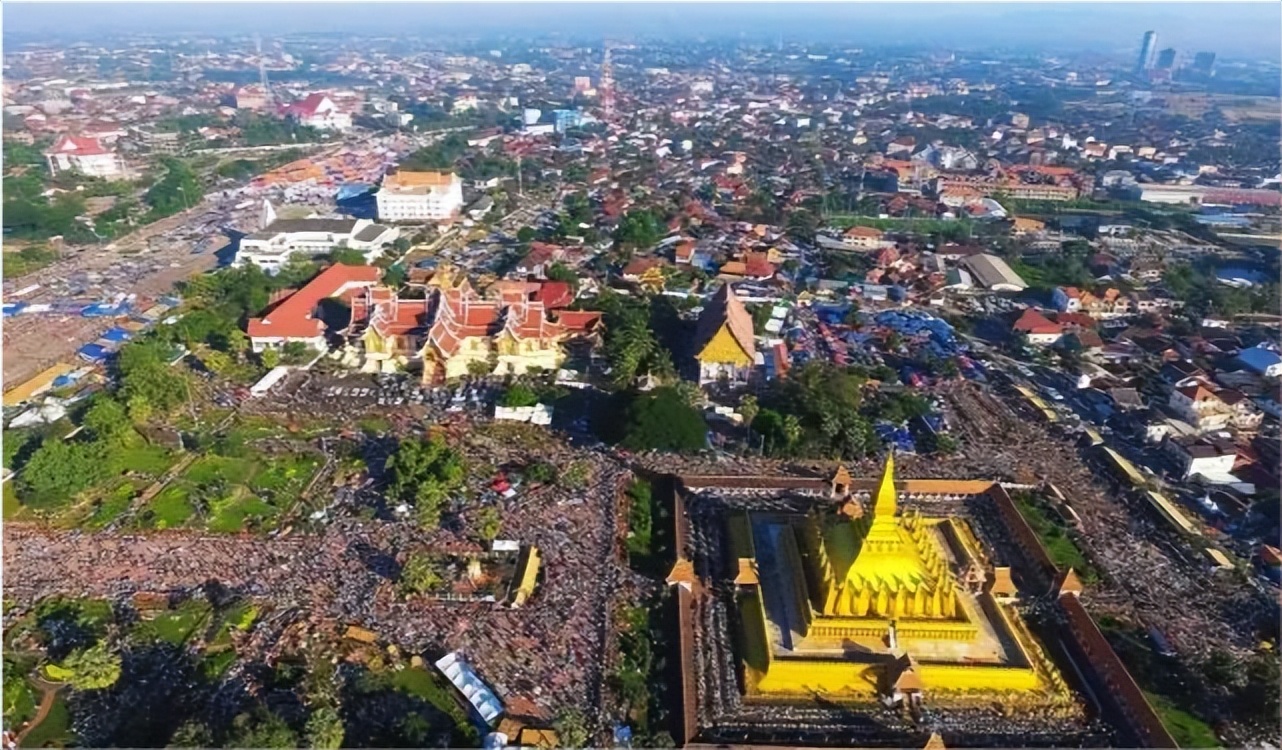 首都万象宛如乡村,靠着国际援助过日子,老挝的经济怎么了?